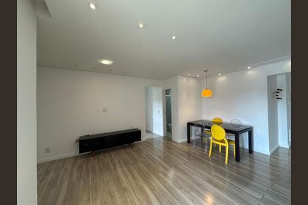 Apartamento para alugar com 74m², 1 quarto e 1 vaga Apartamento para alugar com 74m², 1 quarto e 1 vagaSala