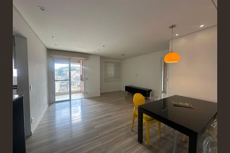 Sala de apartamento para alugar com 1 quarto, 74m² em Jardim Tupanci, Barueri