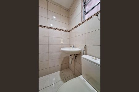 Casa para alugar com 106m², 3 quartos e 1 vaga Casa para alugar com 106m², 3 quartos e 1 vagaBanheiro da Suíte 1