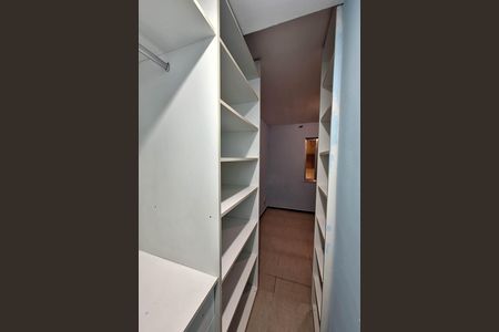 Casa para alugar com 106m², 3 quartos e 1 vaga Casa para alugar com 106m², 3 quartos e 1 vagaCloset da suíte 1