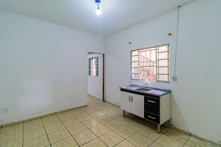 Cozinha de casa para alugar com 1 quarto, 120m² em Jardim Sarah, São Paulo