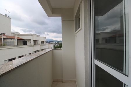 Apartamento à venda com 110m², 3 quartos e 1 vagaQuarto 2 - Varanda