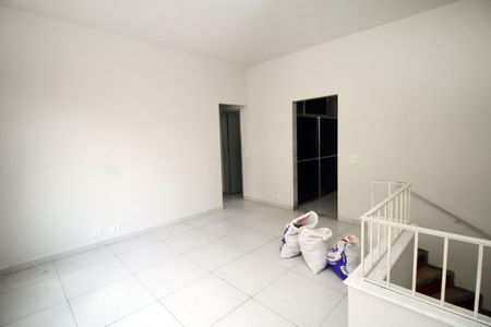 Sala de casa para alugar com 2 quartos, 114m² em Vicente de Carvalho, Rio de Janeiro