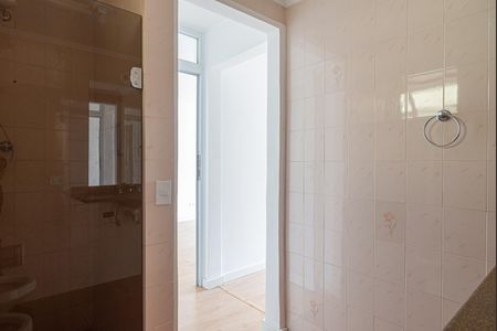Apartamento à venda com 64m², 1 quarto e sem vaga Apartamento à venda com 64m², 1 quarto e sem vagaBanheiro da Suíte