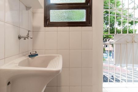 Casa para alugar com 76m², 2 quartos e 1 vaga Casa para alugar com 76m², 2 quartos e 1 vagaÁrea de Serviço