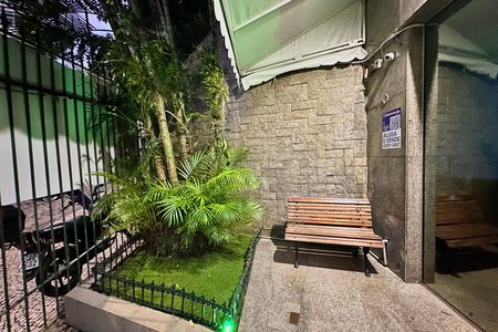 Apartamento para alugar com 110m², 2 quartos e 1 vagaPlaquinha instalada