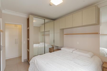 Suíte 1 de apartamento para alugar com 1 quarto, 45m² em Vila Uberabinha, São Paulo
