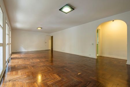 Apartamento para alugar com 178m², 4 quartos e 2 vagas Apartamento para alugar com 178m², 4 quartos e 2 vagasSala