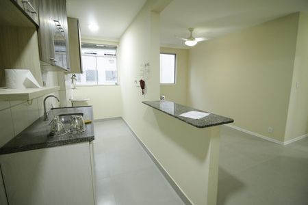 Cozinha de apartamento para alugar com 2 quartos, 60m² em Taquara, Rio de Janeiro