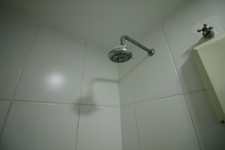 Banheiro de apartamento para alugar com 2 quartos, 60m² em Taquara, Rio de Janeiro