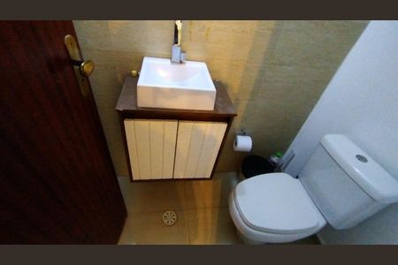 Casa à venda com 240m², 3 quartos e 2 vagas Casa à venda com 240m², 3 quartos e 2 vagasBanheiro 3 - lavabo