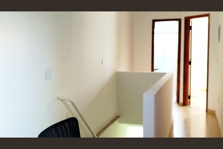 Casa à venda com 240m², 3 quartos e 2 vagas Casa à venda com 240m², 3 quartos e 2 vagasHall