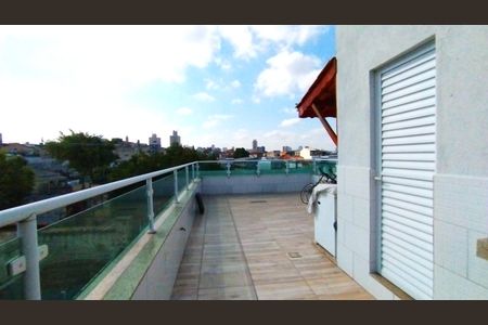 Casa à venda com 240m², 3 quartos e 2 vagas Casa à venda com 240m², 3 quartos e 2 vagasTerraço