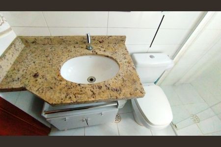 Casa à venda com 240m², 3 quartos e 2 vagas Casa à venda com 240m², 3 quartos e 2 vagasBanheiro 2