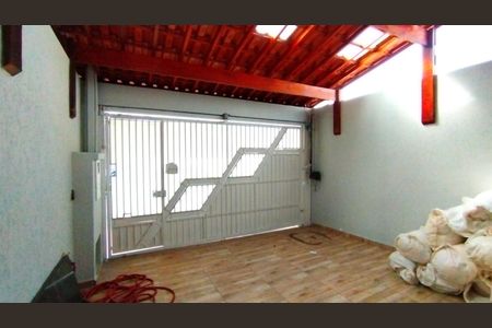 Casa à venda com 240m², 3 quartos e 2 vagas Casa à venda com 240m², 3 quartos e 2 vagasGaragem