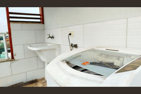Casa à venda com 240m², 3 quartos e 2 vagas Casa à venda com 240m², 3 quartos e 2 vagasÁrea de Serviço