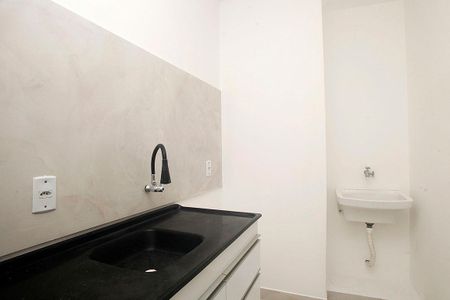 Cozinha + Área de Serviço de apartamento para alugar com 1 quarto, 35m² em Partenon, Porto Alegre