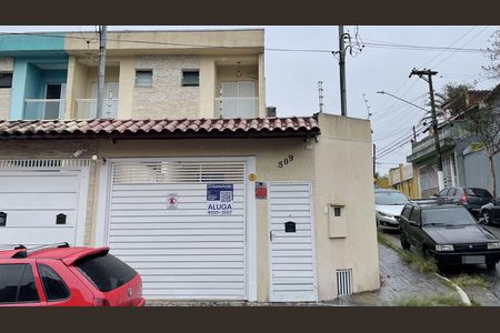 Casa para alugar com 125m², 2 quartos e 2 vagasFachada+Placa 