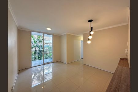 Sala de apartamento para alugar com 3 quartos, 70m² em Jardim Prudência, São Paulo