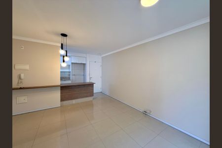 Sala de apartamento para alugar com 3 quartos, 70m² em Jardim Prudência, São Paulo
