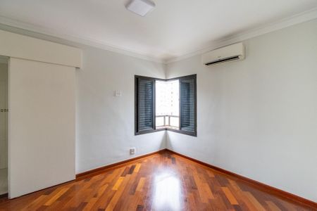 Apartamento à venda com 147m², 3 quartos e 3 vagasSuíte 1