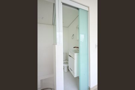 Lavabo de apartamento à venda com 1 quarto, 53m² em Jardim Ampliação, São Paulo
