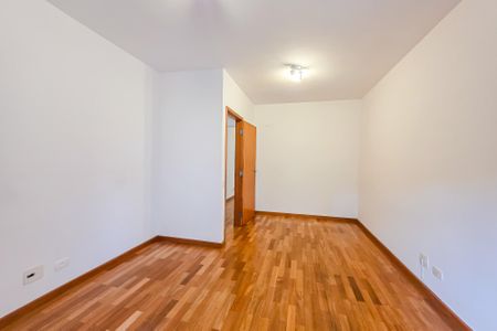 Apartamento para alugar com 127m², 3 quartos e 3 vagas Apartamento para alugar com 127m², 3 quartos e 3 vagasSuíte 2