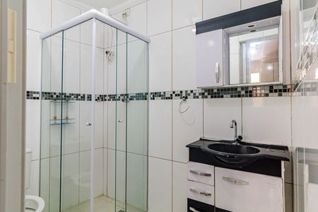 Banheiro de kitnet/studio para alugar com 1 quarto, 30m² em Vila São Luís(zona Oeste), São Paulo