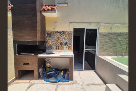 Casa de condomínio à venda com 196m², 4 quartos e 2 vagasÁrea externa