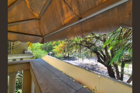 Casa de condomínio à venda com 196m², 4 quartos e 2 vagasVista Sacada da Suíte