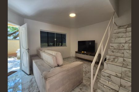 Sala de casa de condomínio à venda com 4 quartos, 196m² em Recreio dos Bandeirantes, Rio de Janeiro