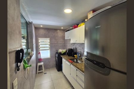 Casa de condomínio à venda com 196m², 4 quartos e 2 vagasCozinha 2