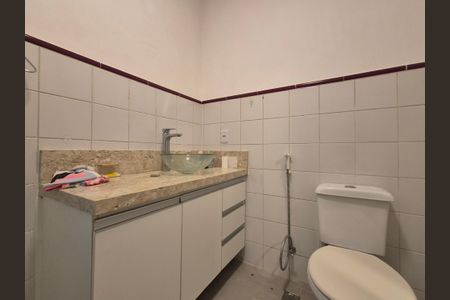 Casa de condomínio à venda com 196m², 4 quartos e 2 vagasBanheiro da Suíte