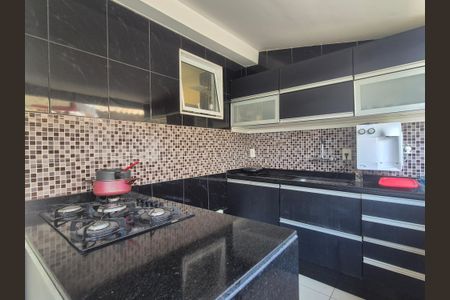 Casa de condomínio à venda com 196m², 4 quartos e 2 vagasCozinha