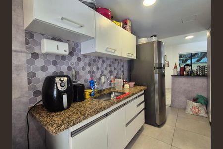 Casa de condomínio à venda com 196m², 4 quartos e 2 vagasCozinha 2