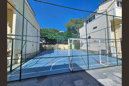 Casa de condomínio à venda com 196m², 4 quartos e 2 vagasÁrea comum