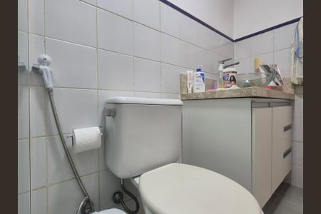 Casa de condomínio à venda com 196m², 4 quartos e 2 vagasBanheiro Social