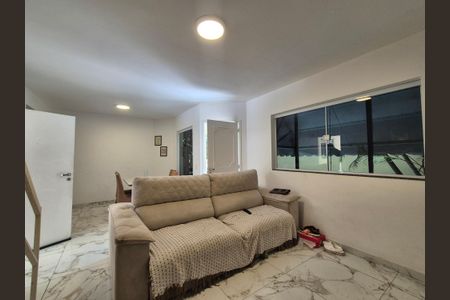 Casa de condomínio à venda com 196m², 4 quartos e 2 vagasSala
