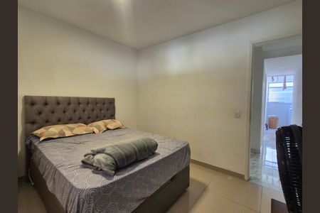 Casa de condomínio à venda com 196m², 4 quartos e 2 vagasQuarto