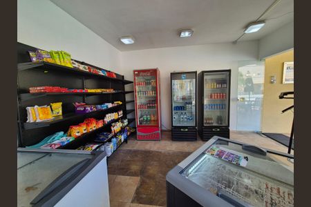 Casa de condomínio à venda com 196m², 4 quartos e 2 vagasÁrea comum