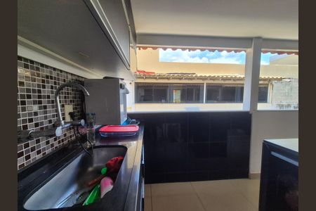 Casa de condomínio à venda com 196m², 4 quartos e 2 vagasCozinha