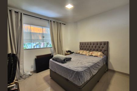 Casa de condomínio à venda com 196m², 4 quartos e 2 vagasQuarto