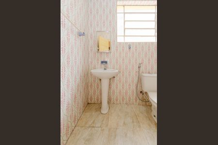 Casa para alugar com 120m², 3 quartos e 8 vagasBanheiro