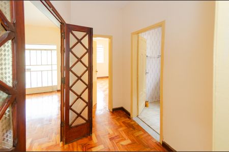 Casa para alugar com 120m², 3 quartos e 8 vagasCorredor