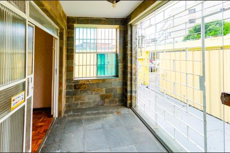 Casa para alugar com 120m², 3 quartos e 8 vagasVaranda