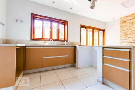 Casa à venda com 460m², 5 quartos e 5 vagas