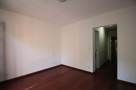 Casa à venda com 200m², 3 quartos e 4 vagassuíte 