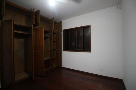 Casa à venda com 200m², 3 quartos e 4 vagasQuarto 2