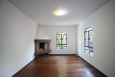 Casa à venda com 200m², 3 quartos e 4 vagasSala