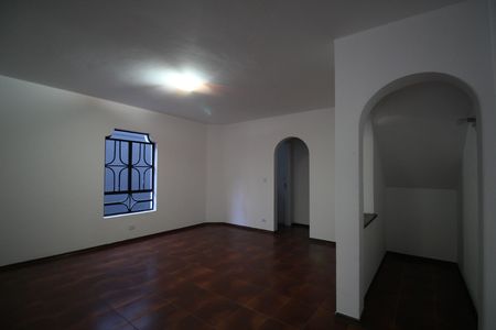 Casa à venda com 200m², 3 quartos e 4 vagasSala